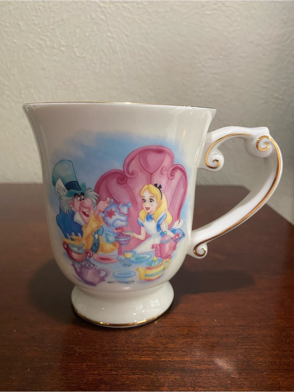 Disney Exclusive, Alice in Wonderland Tea Party Porcelain Mug
